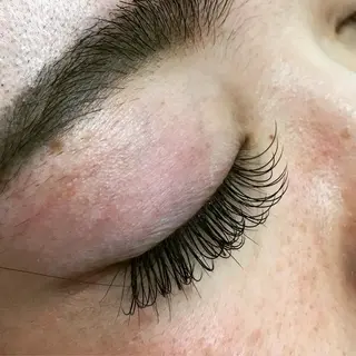 セミロング パーマ ネイル マツエク・マツパ Salon K所属・井本 亜美のエステ・リラクイメージ