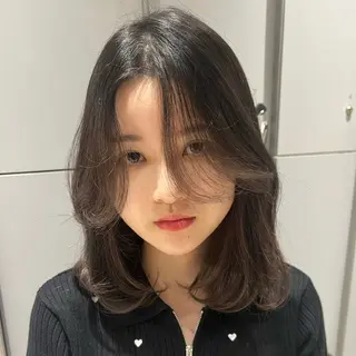 ミディアム カラー ヘアアレンジ MINX momokaのヘアスタイル