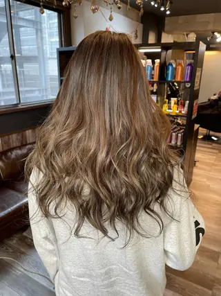 セミロング KIRA スズキ タクヤ／店長のヘアスタイル