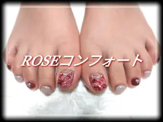 ネイル エステとネイル ローズコンフォートのネイルデザイン