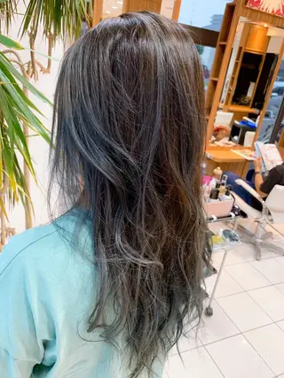 セミロング カラー 白髪ぼかしハイライト 柳川拓哉のヘアスタイル