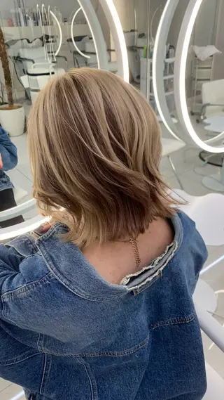 カラー ANN GAGAのヘアスタイル