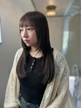 ロング 越坂部 桃子のヘアスタイル