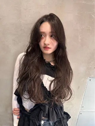 ロング 透明感カラー💙 髪質改善✨タイガ✨のヘアスタイル