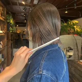 ミディアム 吉川 愛美李のヘアスタイル