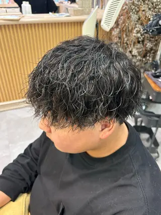 パーマ メンズ メンズパーマ、スパ イキー、上野星也のヘアスタイル