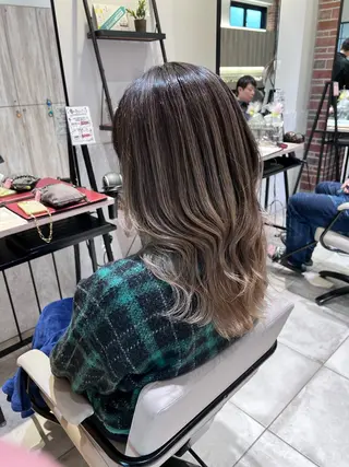 セミロング カラー 髪質改善カラーリスト /根本雄貴のヘアスタイル