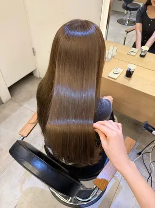 セミロング 透明感カラー/ 里見倭梨のヘアスタイル