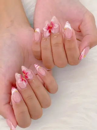 ネイル Luxe Nailのネイルデザイン