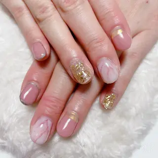 ネイル The Best Beauty受付担当のヘアスタイル