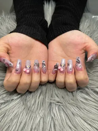 ネイル 鈴木 歩華のネイルデザイン