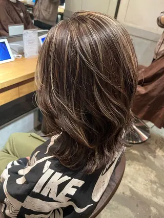 ミディアム カラー 🍑はらだ なつき🍑のヘアスタイル