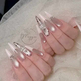ネイル Maggie Nail🦩のネイルデザイン