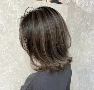 ミディアム カラー 池田 真衣のヘアスタイル