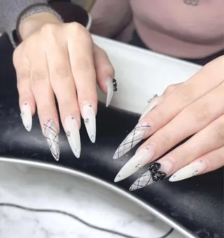 ネイル Lee Nailsのネイルデザイン