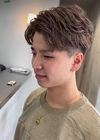 カラー メンズ 白濱 友樹のヘアスタイル