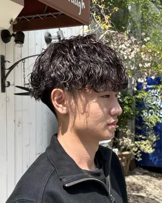 ミディアム パーマ メンズ homme, famille raugh【オム・ファミーユ・ラグ】所属・【メンズ特化】パーマ /マッシュ/たいちのヘアスタイル