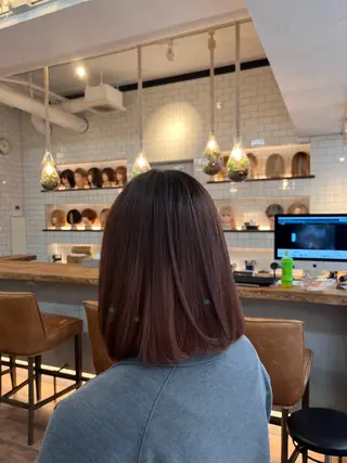 ミディアム shalu 新百合ヶ丘店所属・縮毛矯正／艶カラー アオキタイキのヘアスタイル