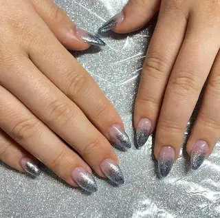 ネイル VIERU 🌈🎀💖のネイルデザイン