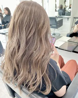 セミロング カラー 三戸 修平のヘアスタイル