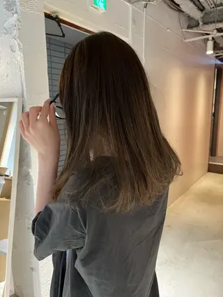 セミロング 透明感カラー♡ 岡部瑠里のヘアスタイル
