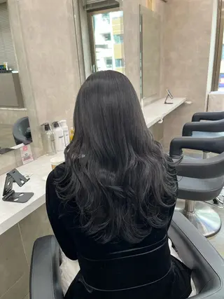 ロング 寒色＆ブリーチ特化 寒色MiOのヘアスタイル