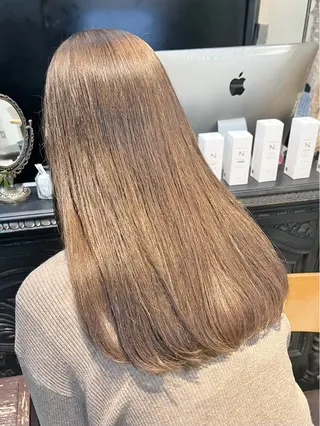 ロング ブリーチなしダブルカ ラー🩶manamiのヘアスタイル