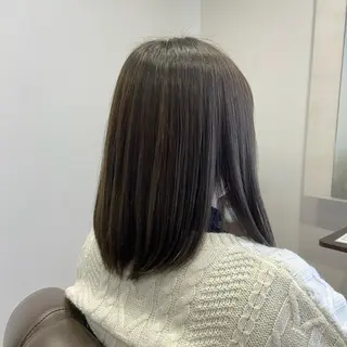 ミディアム 岩﨑 智穂のヘアスタイル