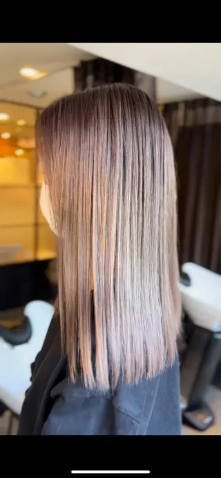 カラー 井上 怜音のヘアスタイル