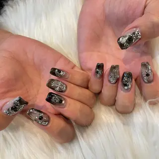 ネイル AngelChris ビューティーサロンのネイルデザイン