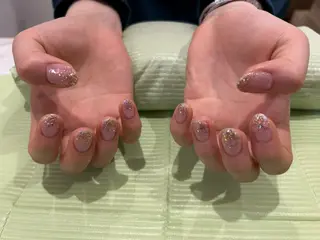 ネイル Eyelash & nail Buena 高円寺店所属・新人ネイリスト yuaのネイルデザイン