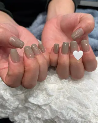ネイル Helianthe所属・NAILARTIST MIKAのネイルデザイン