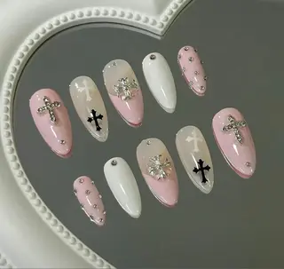 ネイル Lee Nailsのネイルデザイン