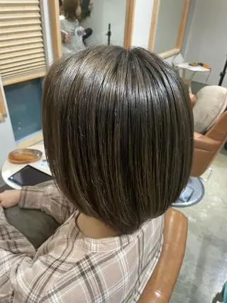 カラー まつやま さおりのヘアスタイル