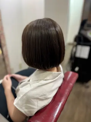 ショート L'la  citta(ララチッタ)所属・小片 百音のヘアスタイル