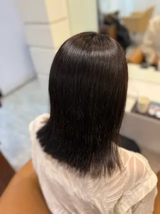 セミロング カラー 黒地 陽菜のヘアスタイル