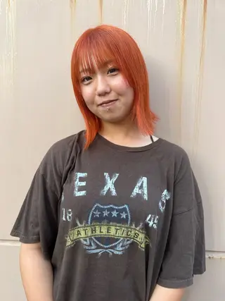 ショート ハイトーン/ ダブルカラー/透明感のヘアスタイル