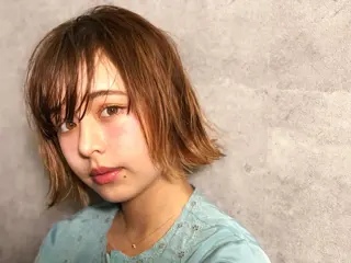 ショート カラー 顔周りレイヤー/韓国 ブリーチminamiのヘアスタイル