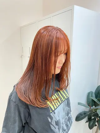 セミロング REINA ISHIDOのヘアスタイル