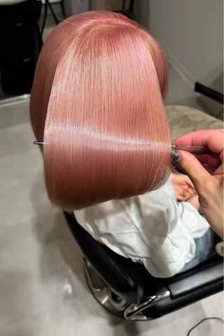 ショート カラー ヘアアレンジ MiU所属・韓国×髪質改善×美髪 縮毛矯正×レイヤーのヘアスタイル