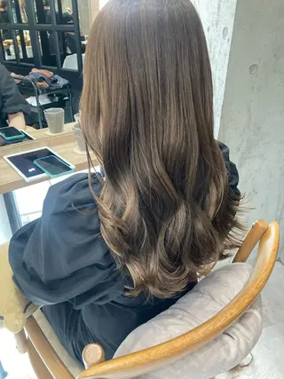 ロング ✨色持ちの良い艶 カラー✨蟹江真世のヘアスタイル