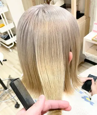 ミディアム カラー 🌈派手髪ハイトーン 🌈鈴木亮太🌈のヘアスタイル