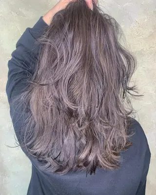 ミディアム カラー N° aria 三軒茶屋のヘアスタイル