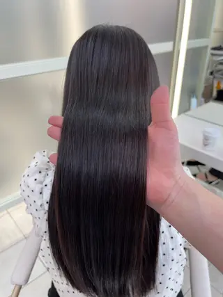 セミロング 𝐑𝐞𝐨/透明感 𝐜𝐨𝐥𝐨𝐫のヘアスタイル