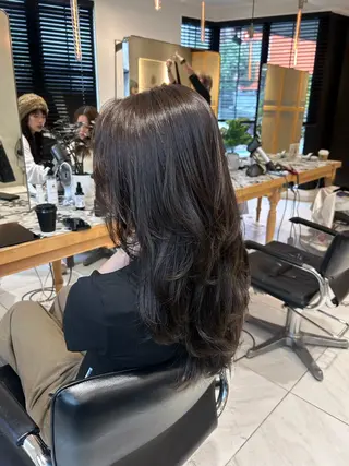 カラー miko🪽地毛風/ ハイトーン/レイヤーのヘアスタイル