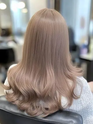ミディアム カラー ミルクティー/ピンク /ブロンド 咲良のヘアスタイル