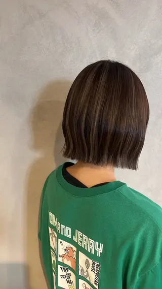 ミディアム 中屋 日和のヘアスタイル