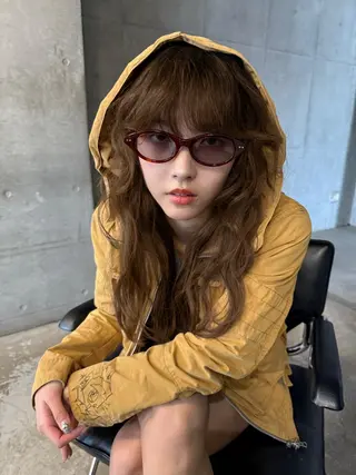 セミロング レイヤーカット\ウル フ　chinatsuのヘアスタイル