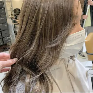 カラー ヤマダ サクラのヘアスタイル