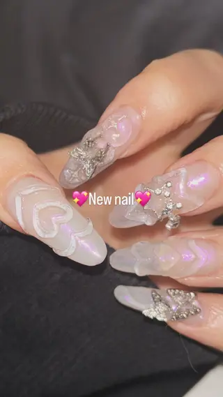 ネイル サロンエンジェル所属・藤井 英麗奈のネイルデザイン